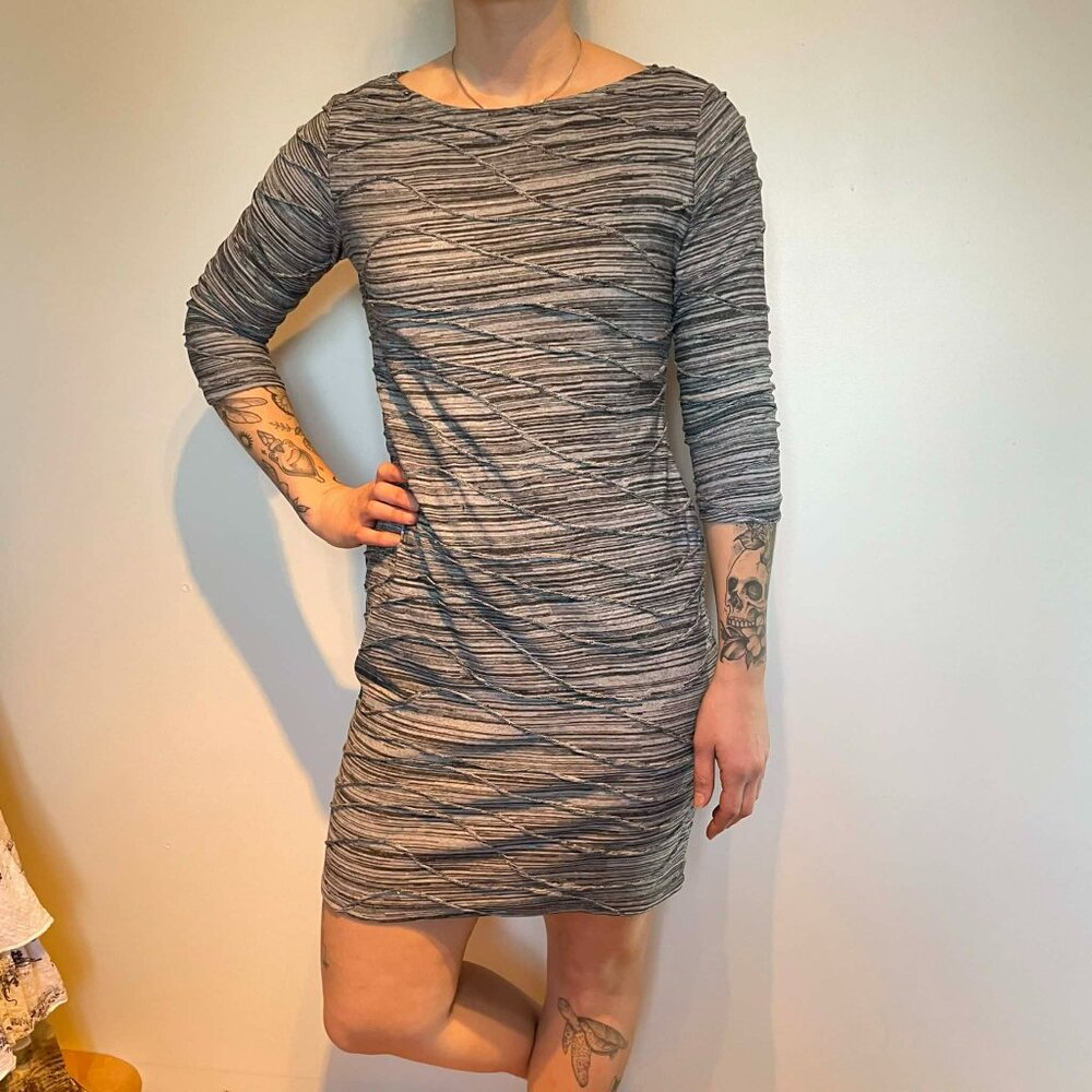 SHARAGANO  Textured Bodycon Dress –  3/4 Sleeve Career Chic size 8